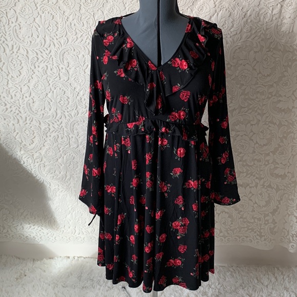 TORRID BLACK FLORAL JERSEY KNIT SKATER DRESS - Picture 5 of 14